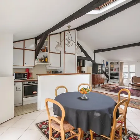 Le Majestueux Apartment *